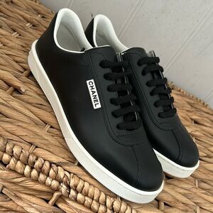 Chanel uniform sneaker 38.5 black/white